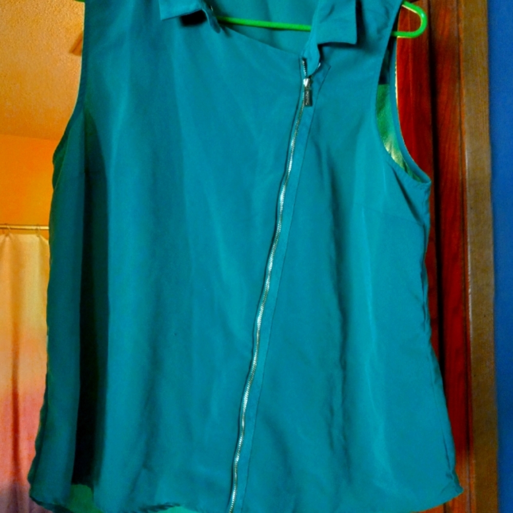 Green Calvin Klien fall tank